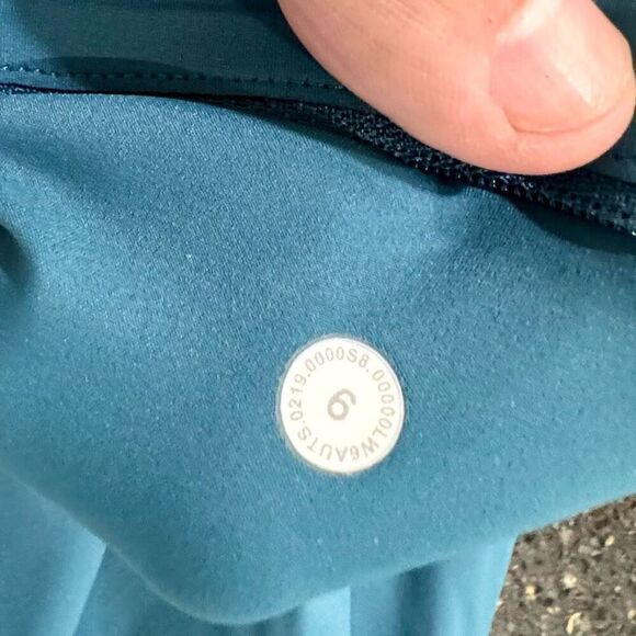 Lululemon Speed Limit 23” Cropped Leggings. Dark Teal. Size 6. - Picture 7 of 8